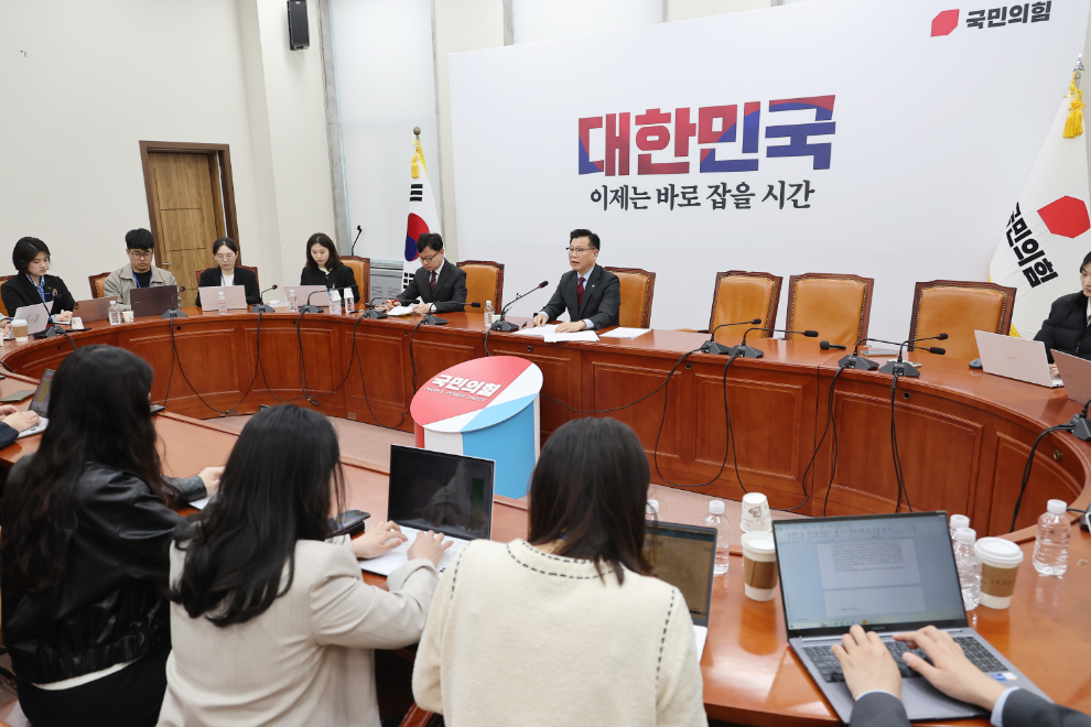 후보 선출 방식 밝히는 이양수 사무총장(사진=연합뉴스)