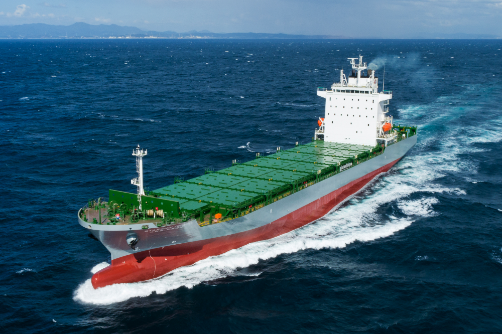 HD현대미포가 2022년 인도한 1,600TEU급 컨테이너선.(사진=HD한국조선해양)