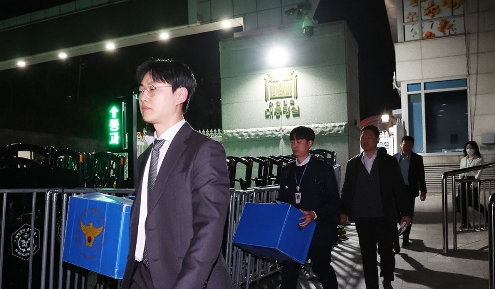 용산 대통령실 압수수색 시도 한 경찰(사진=연합뉴스)