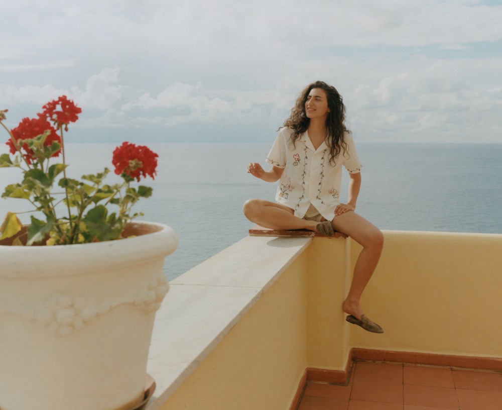 던스트(Dunst), 2025 여름 리조트 컬렉션 공개