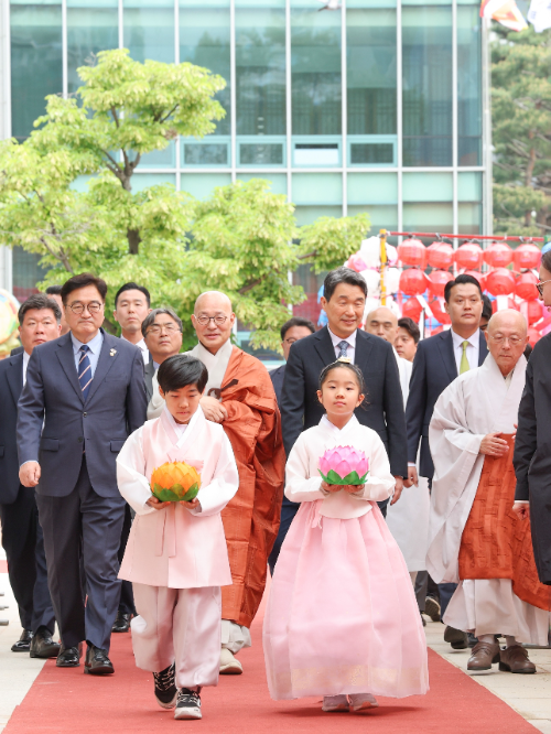 우원식 (왼쪽) 국회의장 (사진=공보수석실)