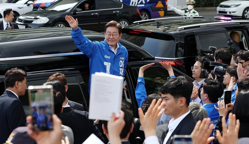 광주 집중유세 마치고 떠나는 이재명 후보(사진=연합뉴스)