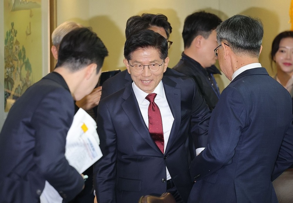 노인회 간담회 참석한 김문수 후보(사진=연합뉴스)