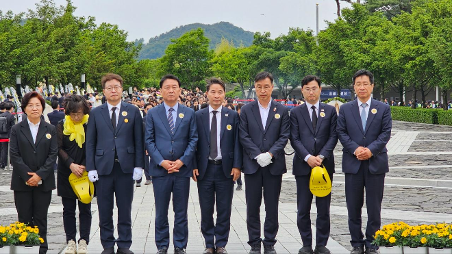 이광재 더불어민주당 중앙선거대책위원회 국가미래정책위원장이 23일 고 노무현 전 대통령 서거 16주기를 행사에 참석하고 있는 모습.(사진= 더불어민주당)