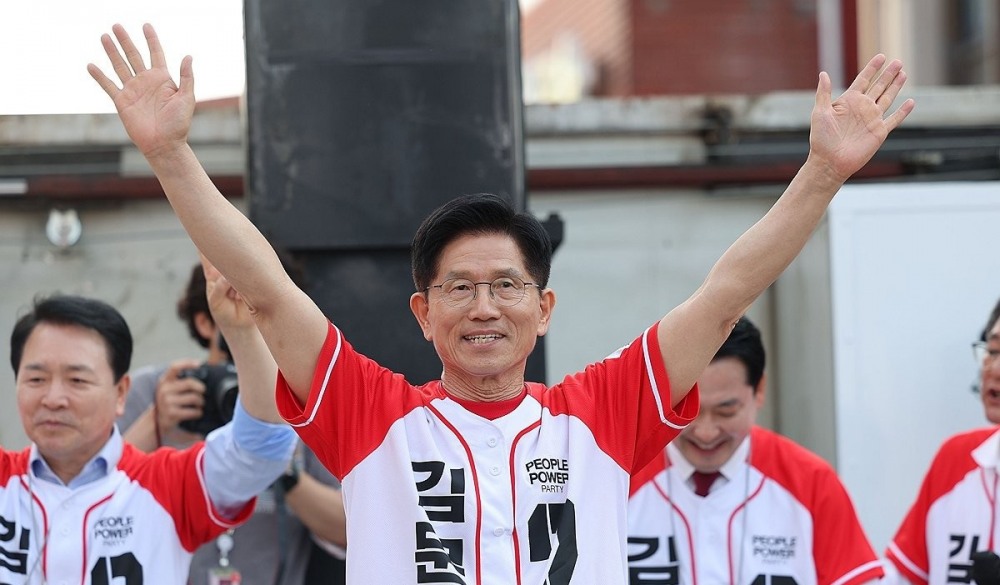 충남서 유세에 나선 김문수 후보(사진=연합뉴스)