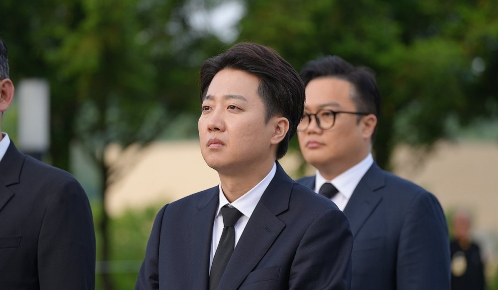 봉하마을 방문한 이준석 후보(사진=연합뉴스)