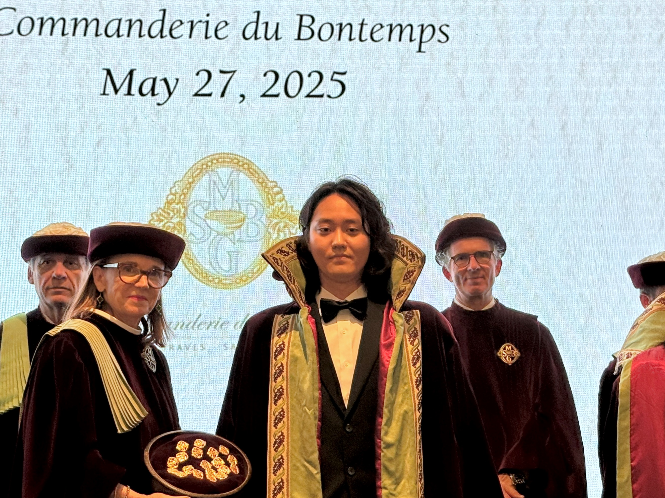 롯데마트와 슈퍼, ‘꼬망드리’ 와인 기사 작위자 배출