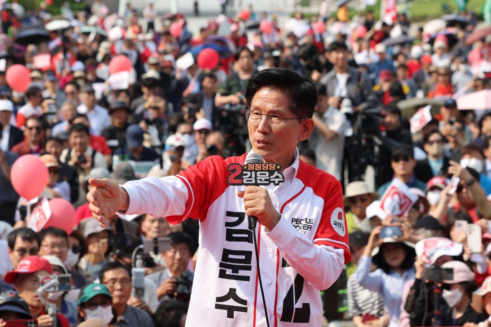 안산문화광장 찾은 국민의힘 김문수 대선 후보(사진=연합뉴스)