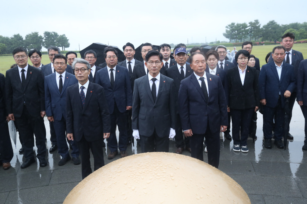 제주4·3평화공원 찾은 김문수(사진=연합뉴스)