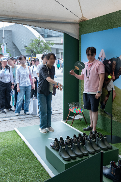 LF 바버, ‘서울재즈페스티벌 2025’ 부스 진행