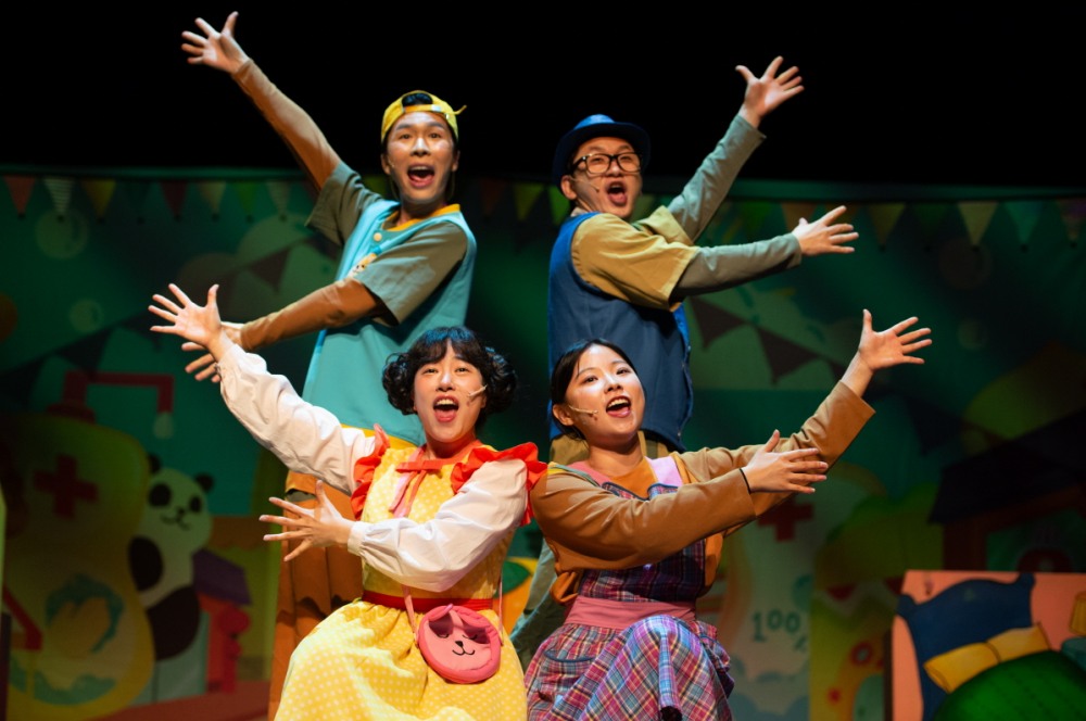 LG생활건강, ‘반짝반짝 페리오’ 공연 돌입