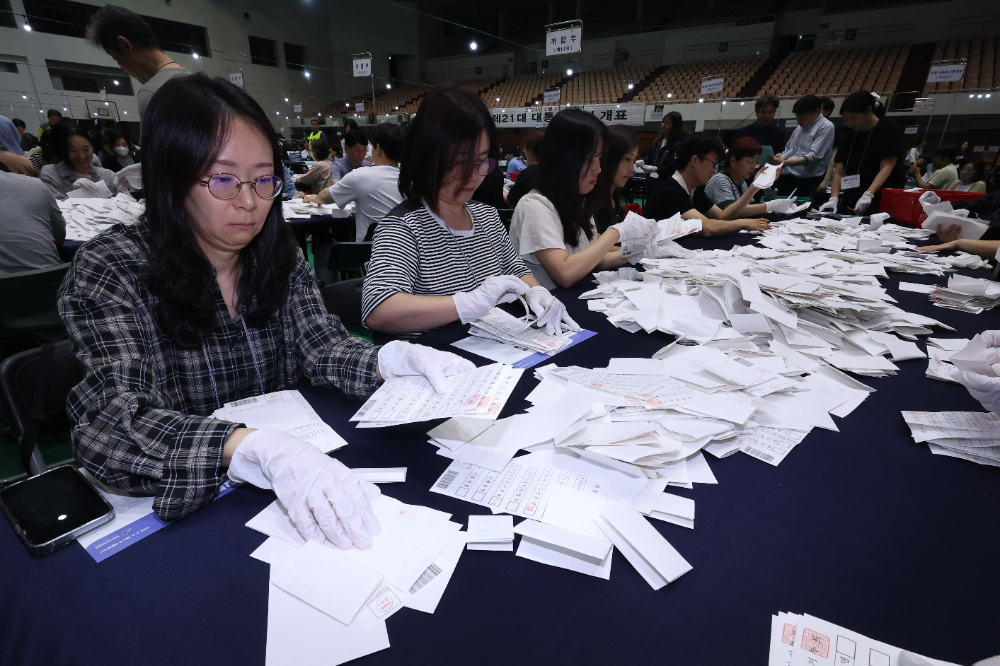 서울 관악구 서울대학교 체육관에 마련된 개표소.(사진=연합뉴스)