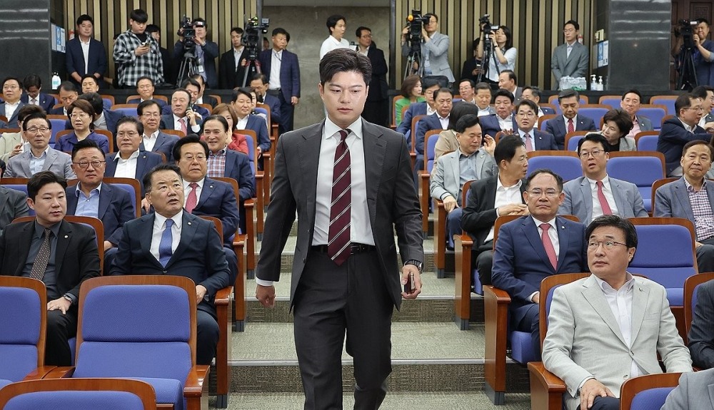 의원총회 참석하는 김용태 비상대책위원장(사진=연합뉴스)