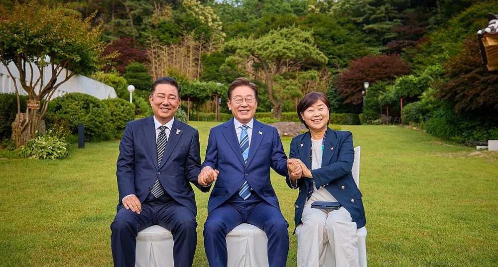 이재명 대통령과 여당 원내대표 출마 의원들(사진=연합뉴스)