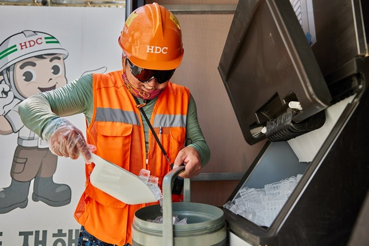 ‘HDC 고드름 캠페인’ 모습.(사진=HDC현대산업개발)