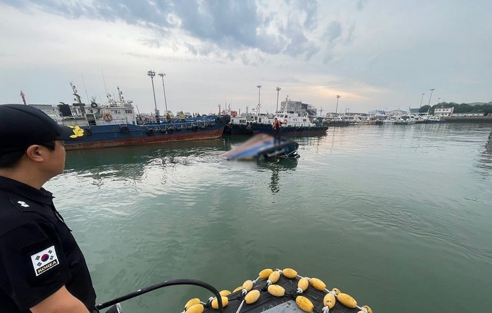 군산항 선박 침몰(사진=연합뉴스)