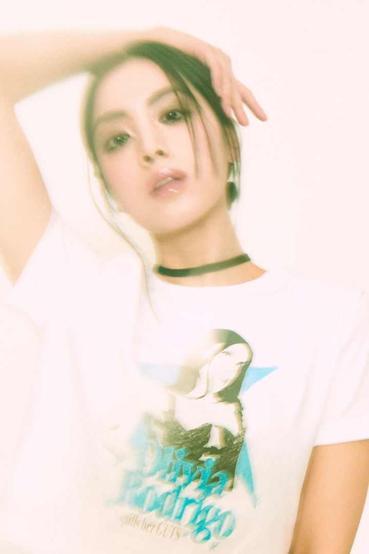 이랜드 스파오-유니버설 뮤직, ‘올리비아 로드리고’ 티셔츠 선보여