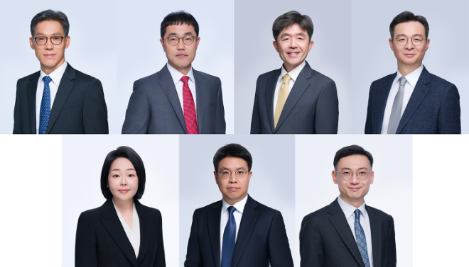 (윗줄 좌측부터 시계방향으로) 장영수, 박진원, 조주연, 이정우, 석동현, 홍석기, 손정현 변호사. 사진=법무법인 세종