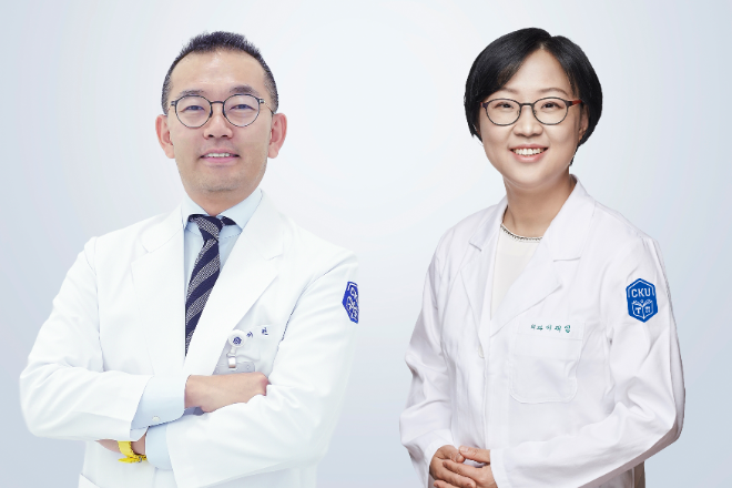 (왼쪽부터) 신경외과 허원 교수, 대장항문외과 이재임 교수. 사진=국제성모병원