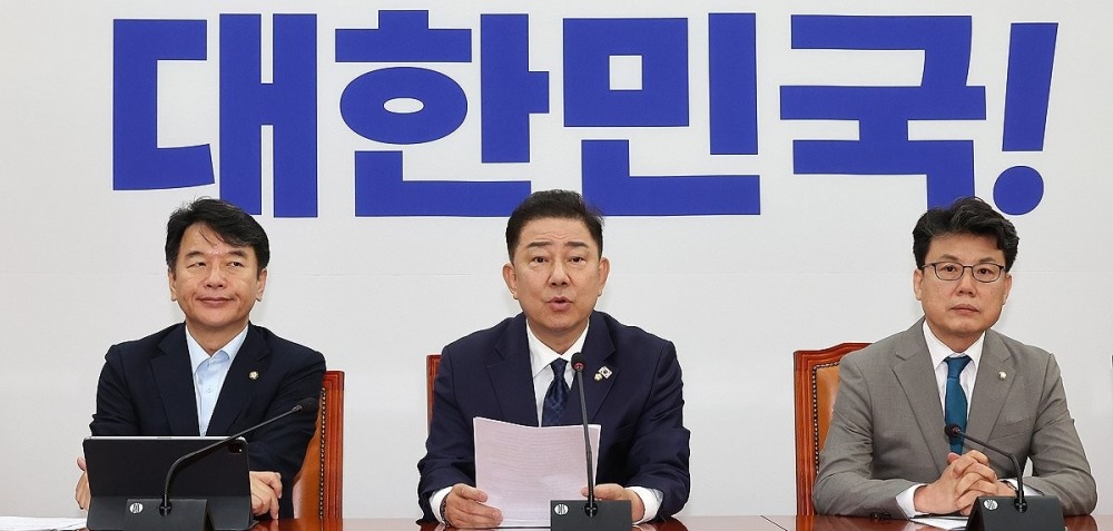 정책조정회의에서 발언하는 김병기 당 대표 직무대행(사진=연합뉴스)