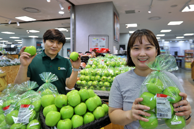 롯데마트·슈퍼, 여름 햇사과 ‘썸머킹’ 판매 돌입