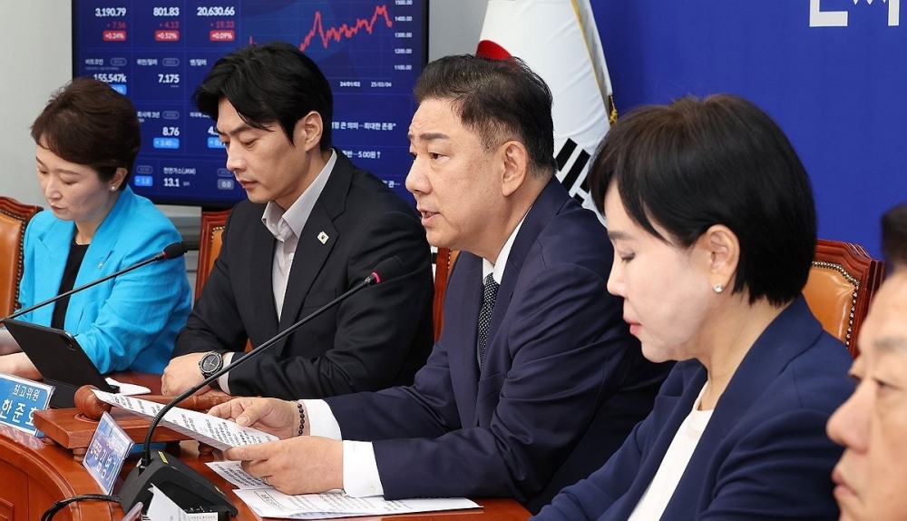 최고위원회의에서 발언하는 김병기 당 대표 직무대행(사진=연합뉴스)