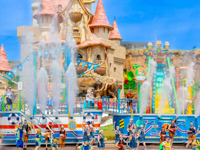 더위 날리는 흥겨운 물의 향연...롯데월드 어드벤처 부산의 '쿨한 여름'