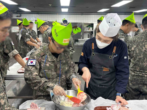 BBQ, 군인 대상 직업체험 치킨캠프 실시