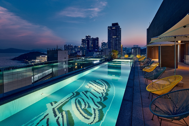 L7 해운대 바이 롯데 수영장.(사진=롯데호텔앤리조트)