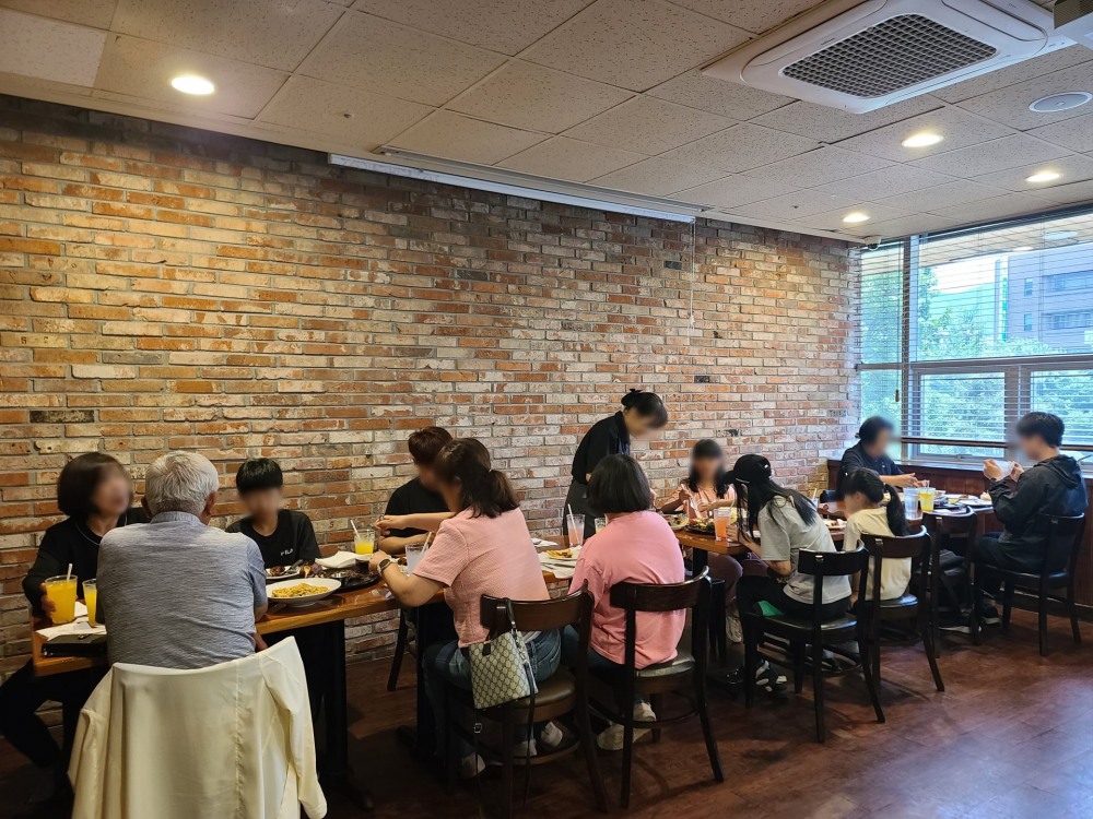 다이닝브랜즈그룹, ‘영케어러’ 지원 성과 공개