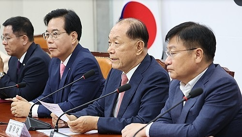 발언하는 황우여 선관위원장(사진=연합뉴스)