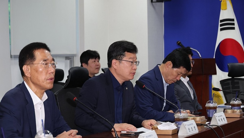 발언하는 안호영 국회 환경노동위원장(사진=연합뉴스)