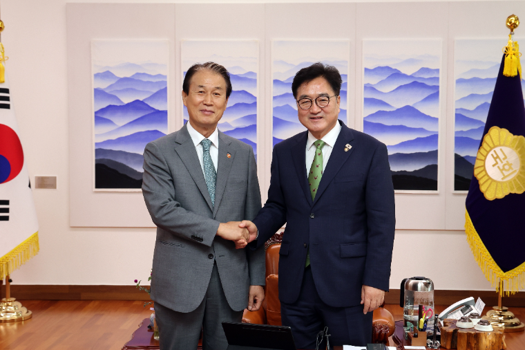 우원식 (오른쪽) 국회의장 (사진=공보수석실)