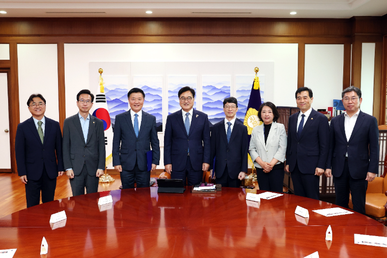 우원식 (가운데) 국회의장 (사진=공보수석실)