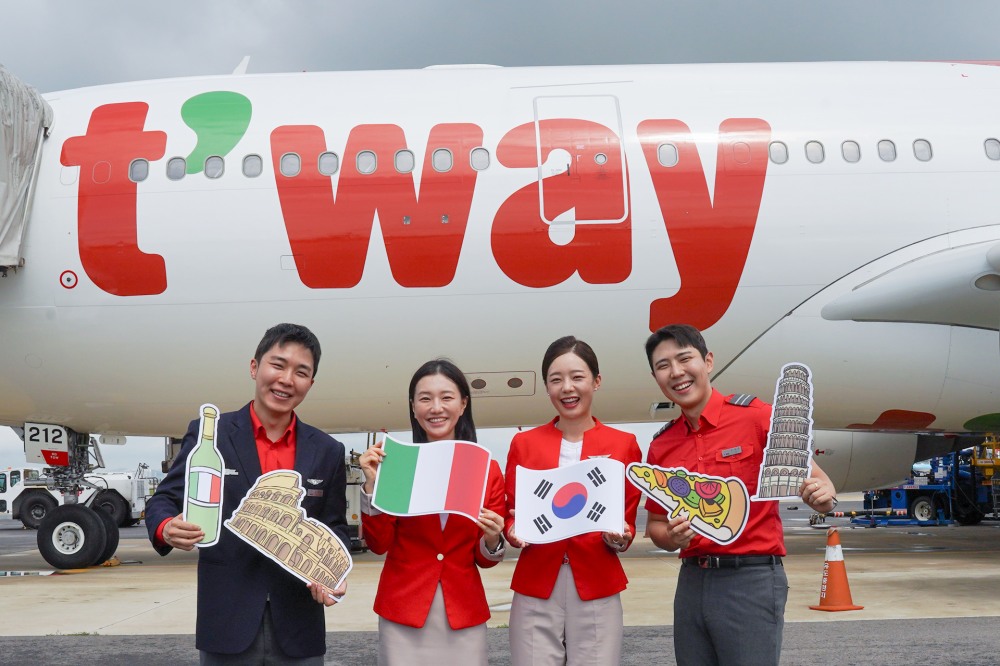 티웨이항공은 유럽 장거리 노선인 ‘인천-로마’ 노선의 취항 1주년을 맞았다.(사진=티웨이항공)