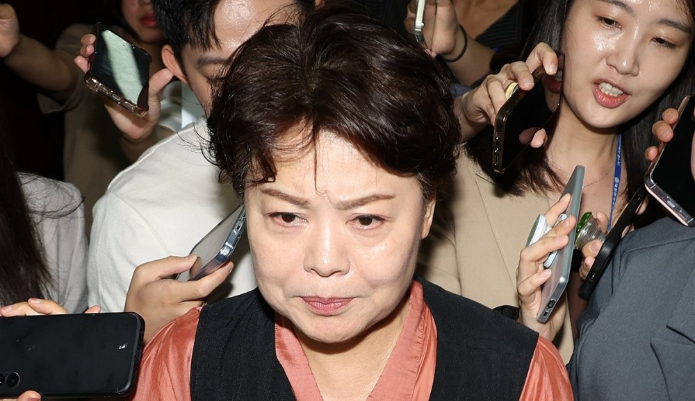 비대위회의 마치고 나오는 윤희숙 혁신위원장(사진=연합뉴스)