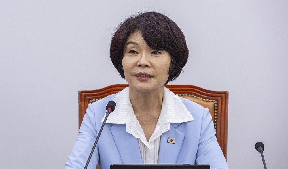 민주당 원내대책회의에서 발언하는 한정애 정책위의장(사진=연합뉴스)