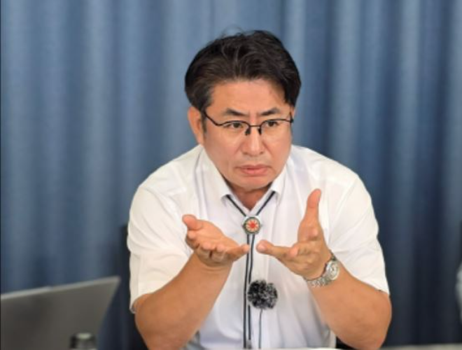 박종진 국민의 힘 인천시당 위원장(인천 서구(을) 당협위원장)이 기자의 질문에 답하고 있다.(사진제공=박빵tv)