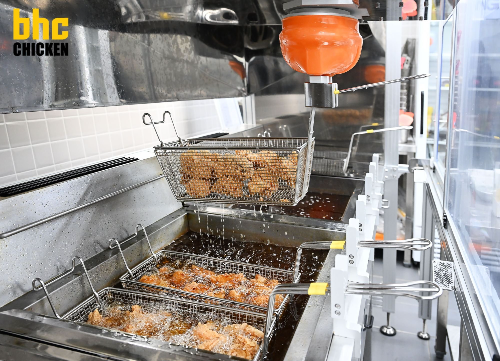 bhc, ‘튀봇’ 전국 30개 매장으로 확대