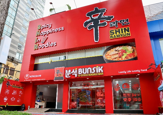 농심, 베트남에 ‘신라면 분식’ 열어