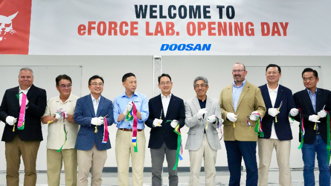 두산밥캣, 배터리 팩 연구소 ‘eFORCE LAB’ 출범