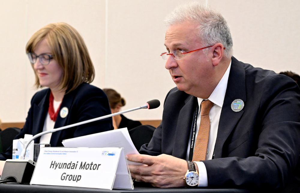 현대차그룹 에너지&수소사업본부 켄 라미레즈(Ken Ramirez) 부사장이 제16차 청정에너지 장관회의(CEM16) 산업탈탄소 및 에너지 효율 세션에 참석해 발언하고 있다.(사진=현대차그룹)
