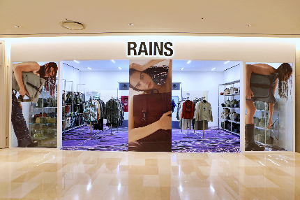 롯데百, 덴마크 라이프스타일 브랜드 'RAINS' 팝업 열어