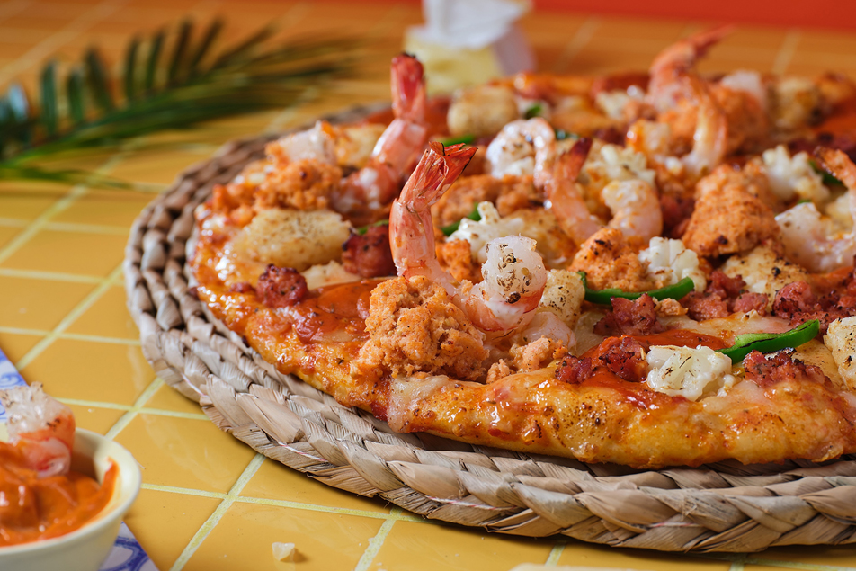 도미노피자, ‘랍스타 슈림프 투움바 피자’ 60만판 판매 돌파