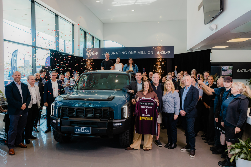 호주 북동부에 위치한 퀸즈랜드(Queensland) 모토라마 딜러사에서 진행된 100만대 판매 달성 기념식.(사진=기아)