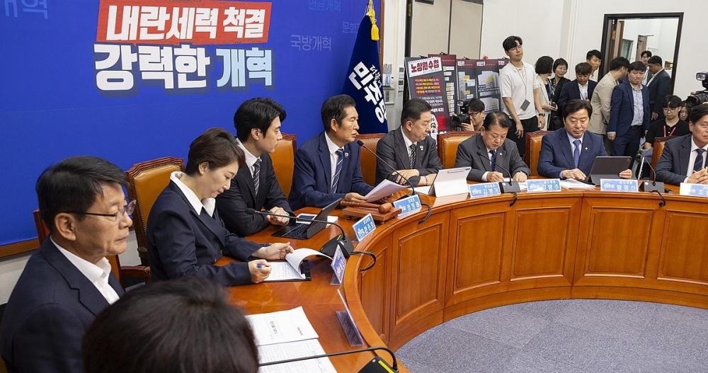 민주당 최고위서 발언하는 정청래 대표(사진=연합뉴스)