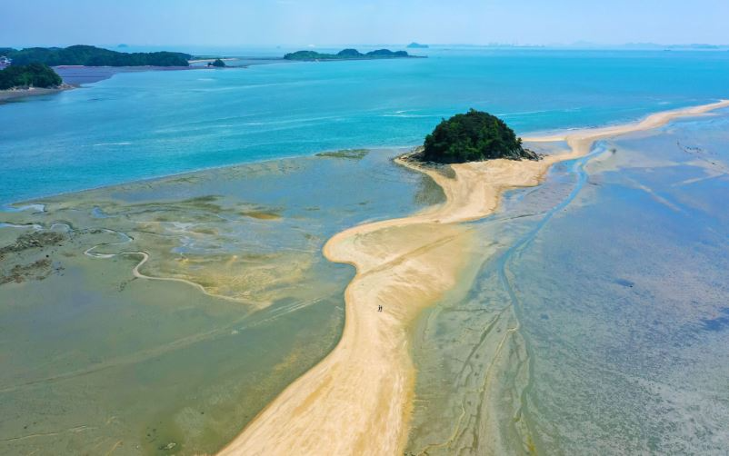 옹진군 선재도에 위치한 목섬 전경