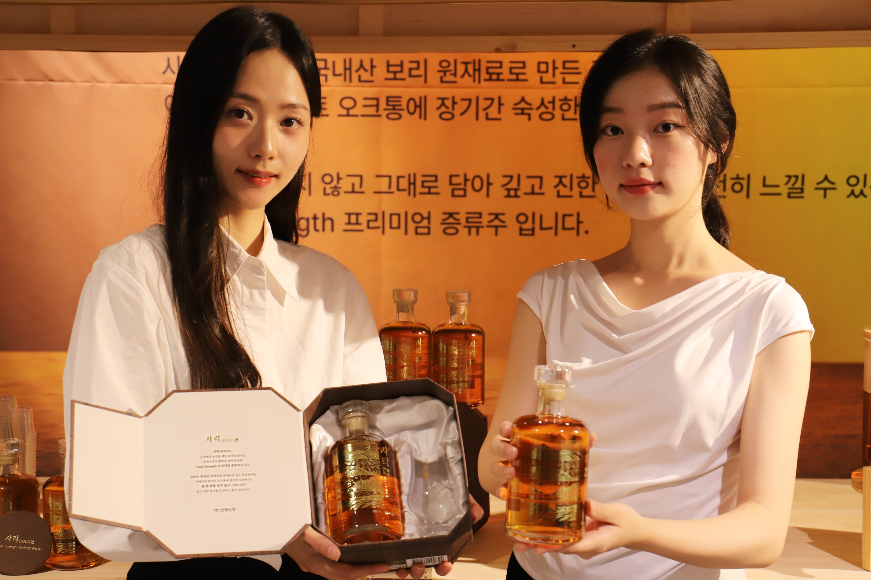 롯데百, 프리미엄 증류주 '사락 GOLD' 선보여
