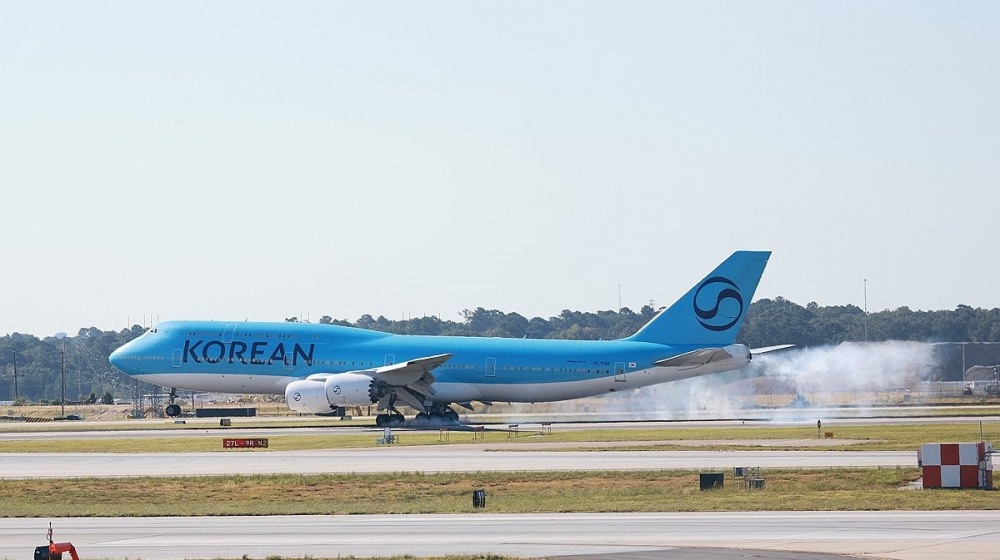 애틀랜타 공항 도착하는 미국 구금 한국인 귀국편 전세기(사진=연합뉴스)