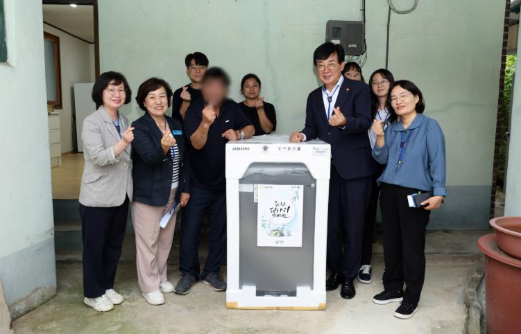 장흥군, 재가 의료급여 대상자에 필수 가전 지원